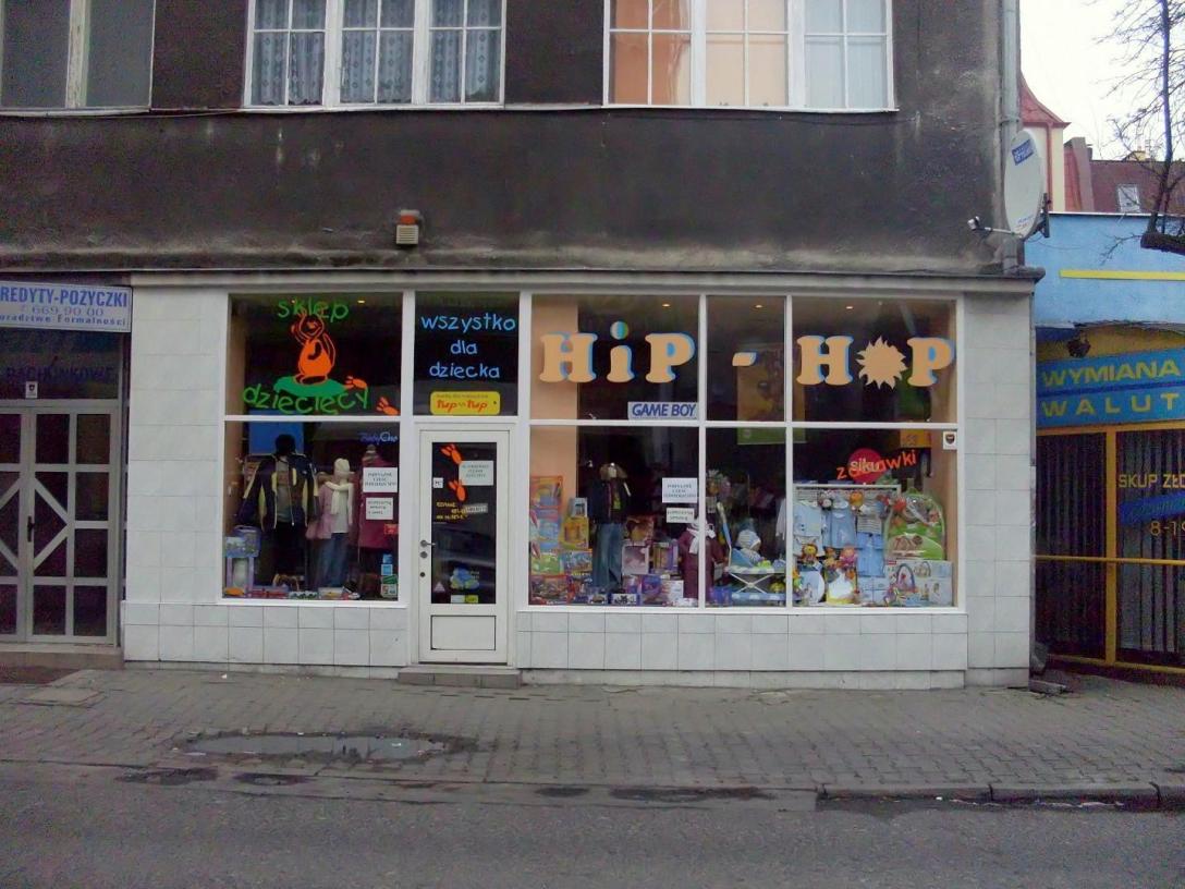 Hip-hop,_toy_and_clothes_shop_at_ulica_Antoniego_Abrahama,_Gdynia